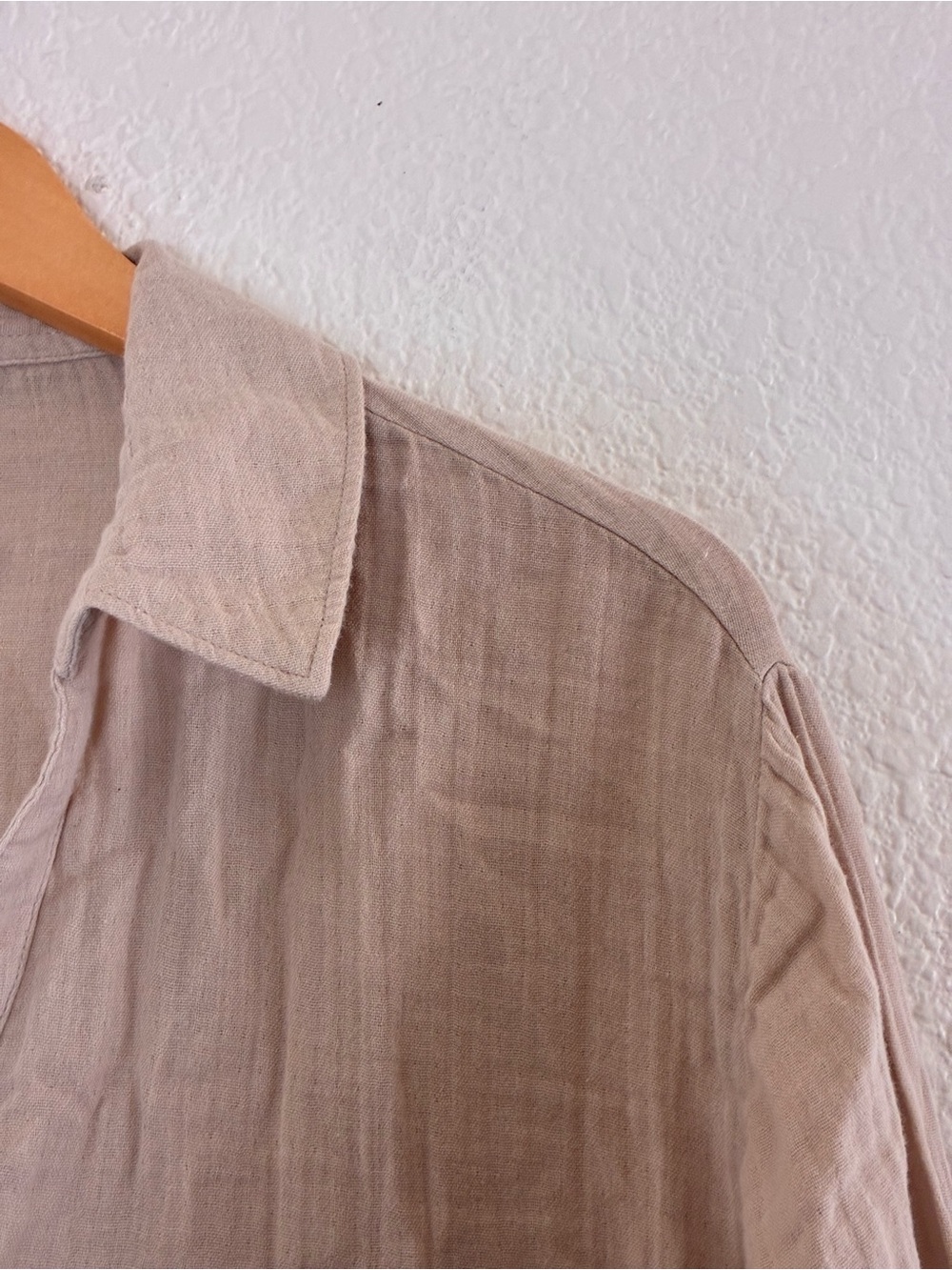 Old Navy | Long sleeve 100% cotton v-neck minimalist button up shirt size large - Picture 7 of 13
